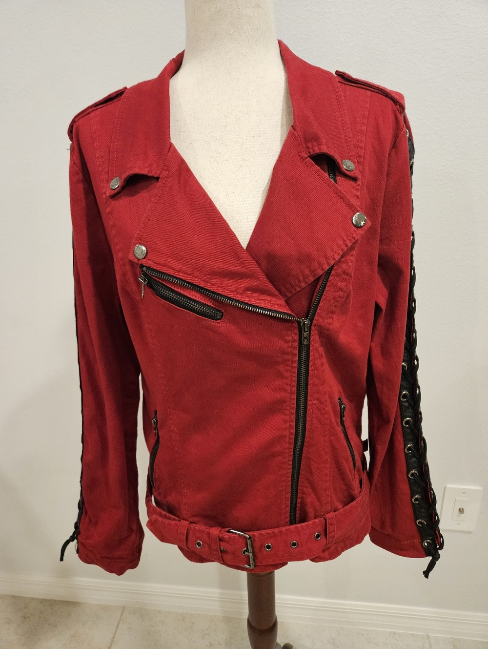 Tripp NYC Joan Jett Red Bondage Jacket Punk Goth Strap Buckle Zip Coat Sz M